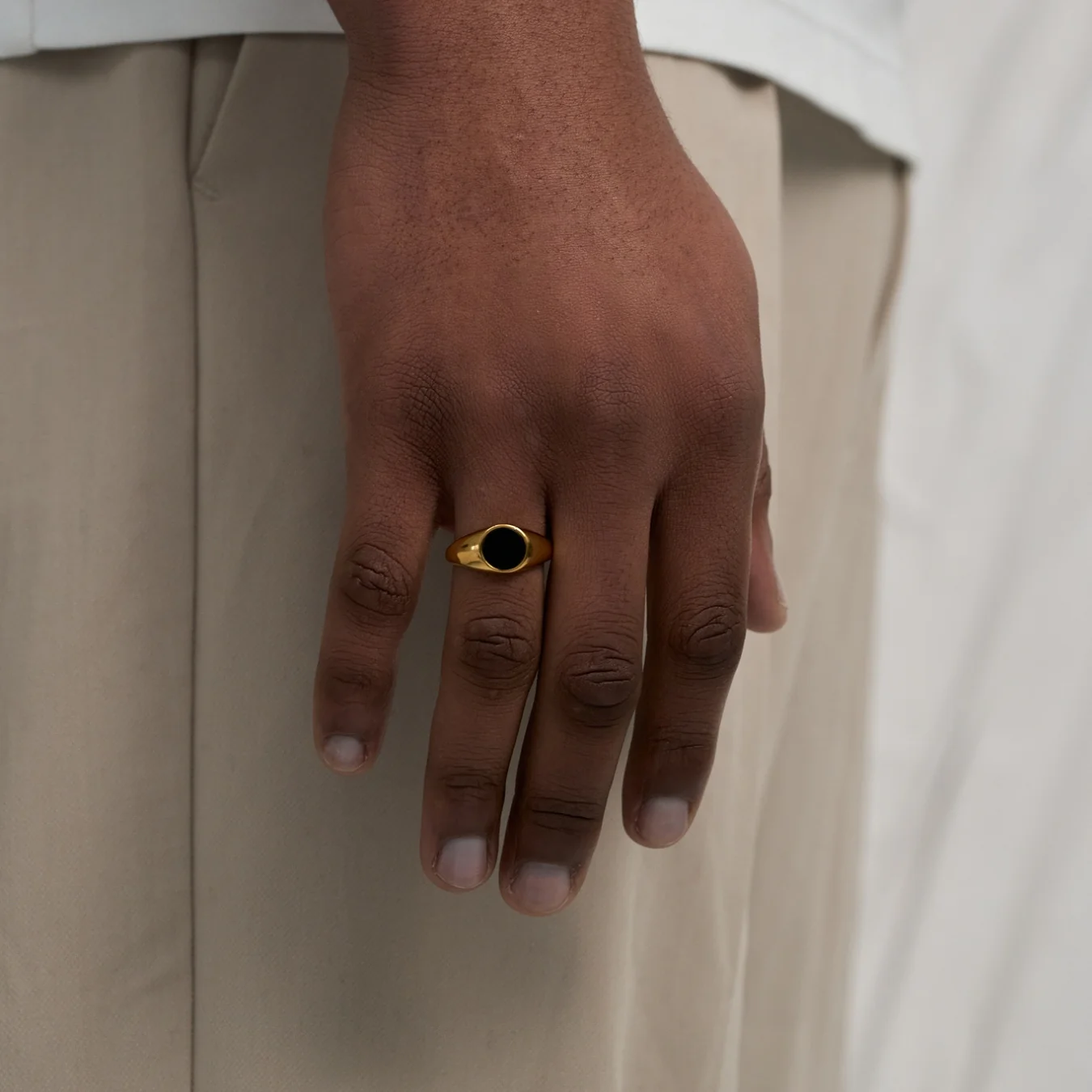 Oval Black Ring (Gold) - Image 2