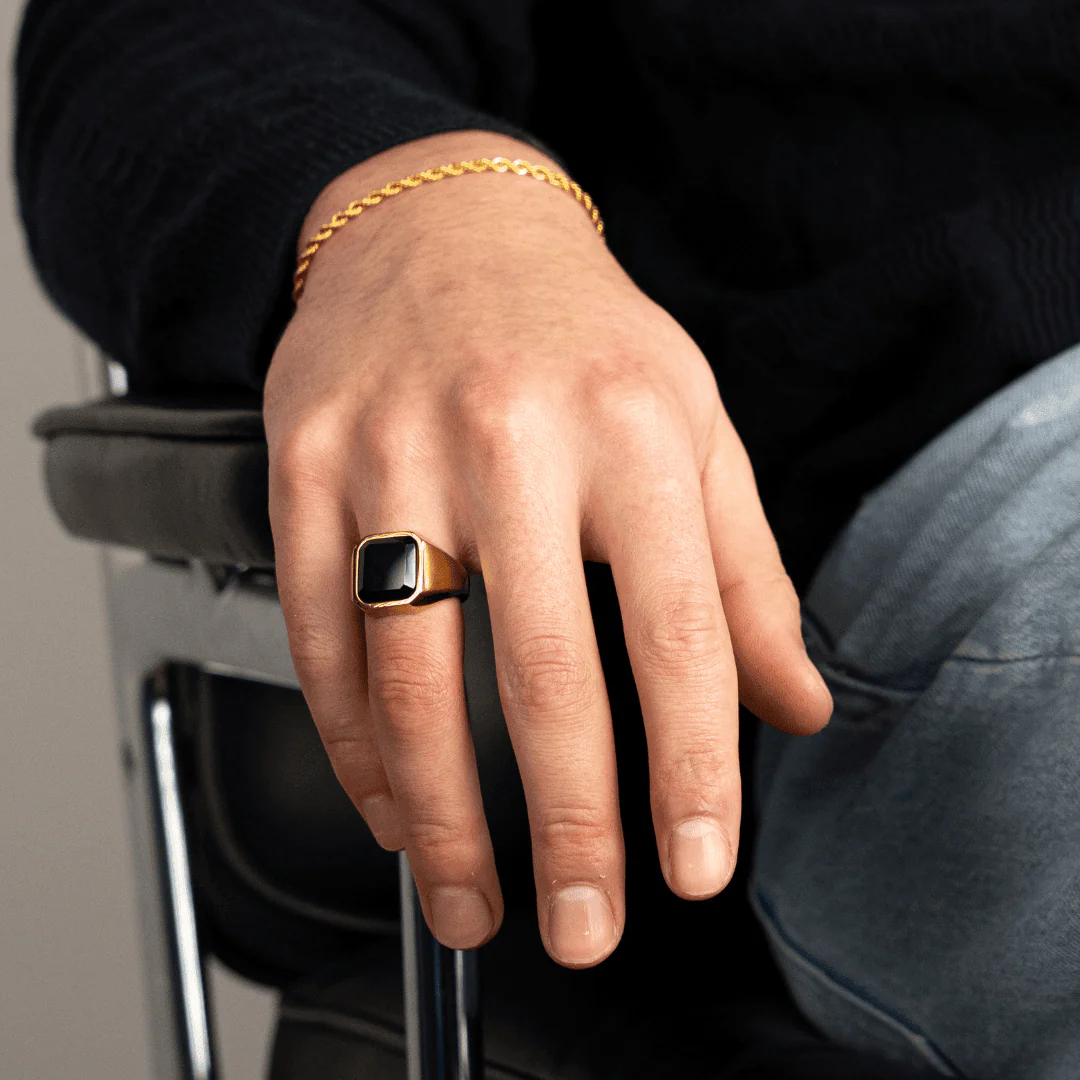 Royal Signet Ring (Gold) - Image 4